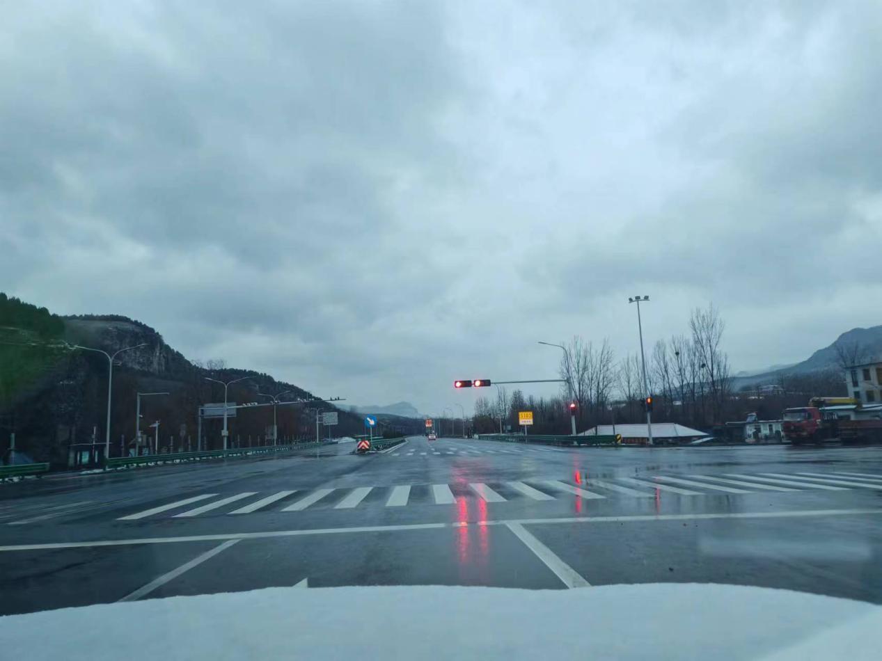 S103濟棗線市中紅符路口南至濟南泰安界段旅游公路項目信號燈、電警、監(jiān)控施工